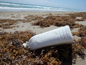 Bit-up plastic oil container