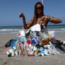 2 latex balloons today