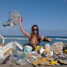 24 Balloons Beach debris cleanup