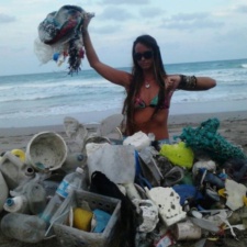 41 Balloons Single-use plastic pollution, balloons and more on florida beach