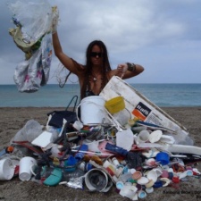 See what’s in the sea?