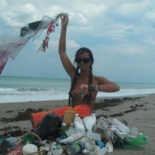 Plastic debris & 15 balloons