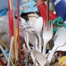 Plastic straws & plastic cutlery